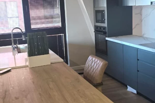 Shtepi ne shitje Apartament ne Tirane, 2+1, Mobilimi E mobiluar, Pagesa 504,900  Euro.