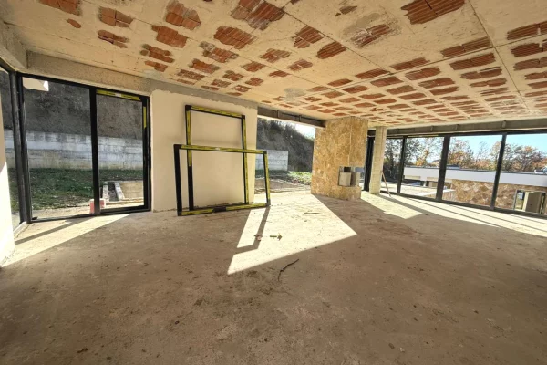 House for Sale 4+1 in Tirana - 850,000 Euro