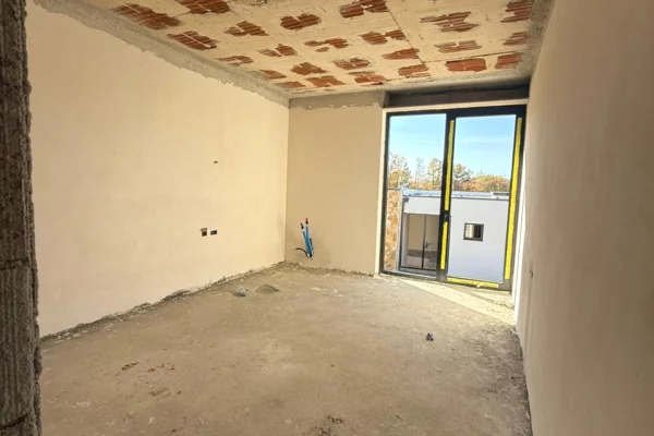 Shtepi ne shitje Vila Luksoze ne Tirane, 4+1, Mobilimi Bosh, pa mobiluar, Pagesa 850,000  Euro.