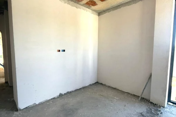 Shtepi ne shitje Vila Luksoze ne Tirane, 4+1, Mobilimi Bosh, pa mobiluar, Pagesa 850,000  Euro.