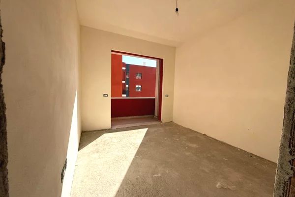 Shtepi ne shitje Apartament ne Tirane, 2+1, Mobilimi Bosh, pa mobiluar, Pagesa 161,500  Euro.