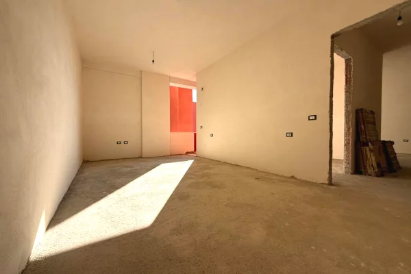 Shtepi ne shitje Apartament ne Tirane, 2+1, Mobilimi Bosh, pa mobiluar, Pagesa 161,500  Euro.