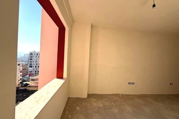 Shtepi ne shitje Apartament ne Tirane, 2+1, Mobilimi Bosh, pa mobiluar, Pagesa 161,500  Euro.