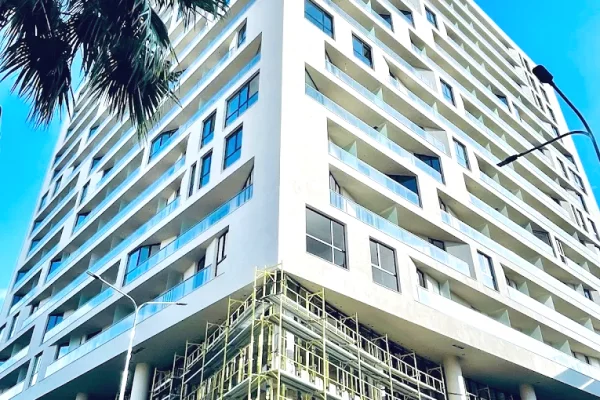 Ambient biznesi me qera 3+1 ne Tirane - 80,000 Leke