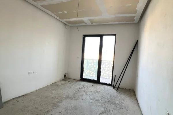 Shtepi ne shitje Apartament ne Tirane, 1+1, Mobilimi Bosh, pa mobiluar, Pagesa 210,000  Euro.