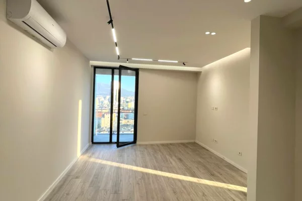 Ambient biznesi me qera 3+1 ne Tirane - 100,000 Euro
