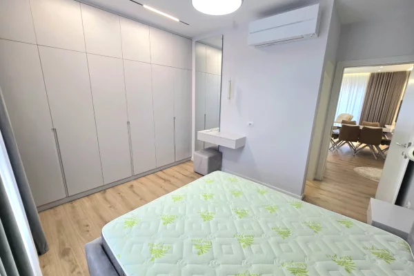 Shtepi me qera Apartament ne Tirane, 2+1, Mobilimi E mobiluar, Pagesa 1,000  Euro.