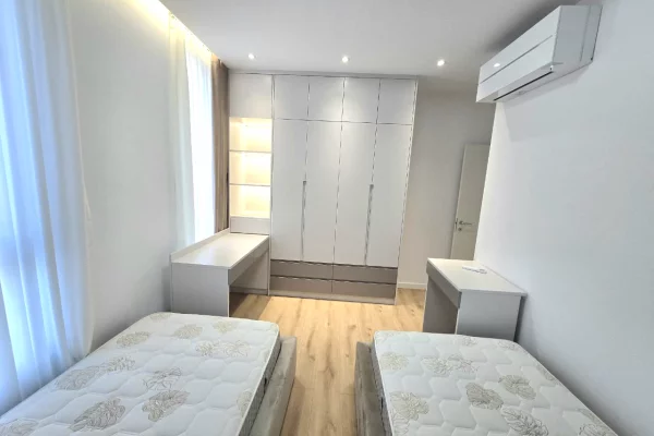 Shtepi me qera Apartament ne Tirane, 2+1, Mobilimi E mobiluar, Pagesa 1,000  Euro.