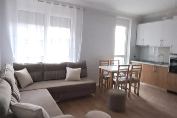 Shtepi me qera 1+1 ne Tirane - 600 Euro