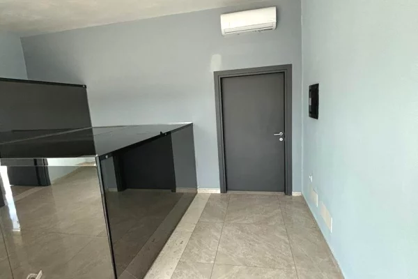 📣Jepet Kapanon industrial me qira ne Vore🔑