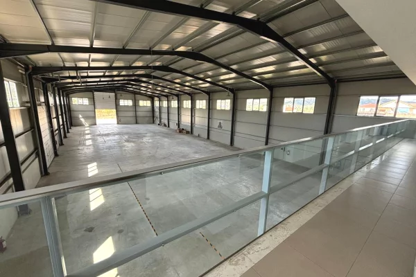 Ambient biznesi me qera 4+1 ne Tirane - 500,000 Leke