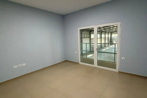 📣Jepet Kapanon industrial me qira ne Vore🔑