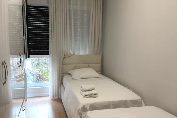 Shtepi ne shitje Apartament ne Tirane, 2+1, Mobilimi E mobiluar, Pagesa 235,000  Euro.