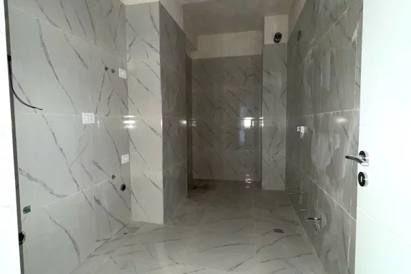 Shtepi ne shitje Apartament ne Tirane, 3+1, Mobilimi Bosh, pa mobiluar, Pagesa 207,800  Euro.