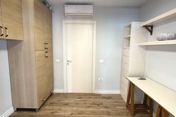 Shtepi ne shitje Apartament ne Tirane, 2+1, Mobilimi E mobiluar, Pagesa 410,000  Euro.