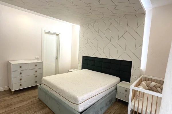 Shtepi ne shitje Apartament ne Tirane, 2+1, Mobilimi E mobiluar, Pagesa 410,000  Euro.