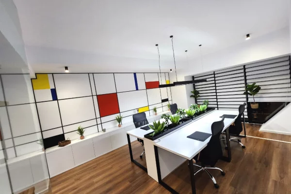 Ambient biznesi me qera 3+1 ne Tirane - 1,000 Euro