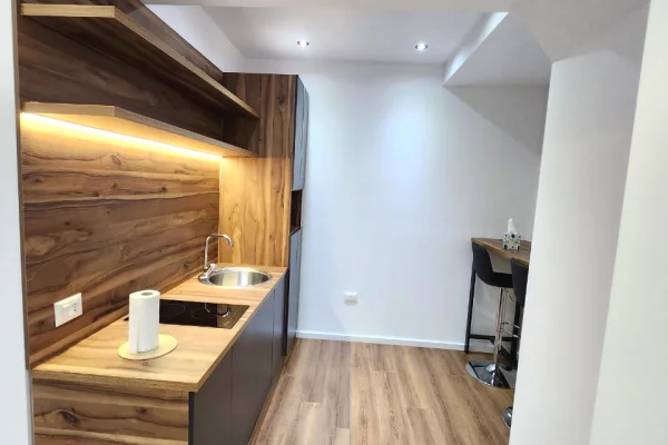 🏢Jepet me Qira Zyre 75 m2 te Kompleksi Square 21!