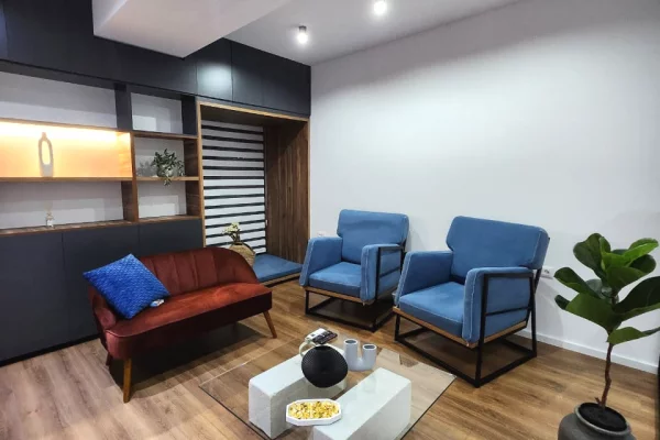 Ambient biznesi me qera 3+1 ne Tirane - 1,000 Euro