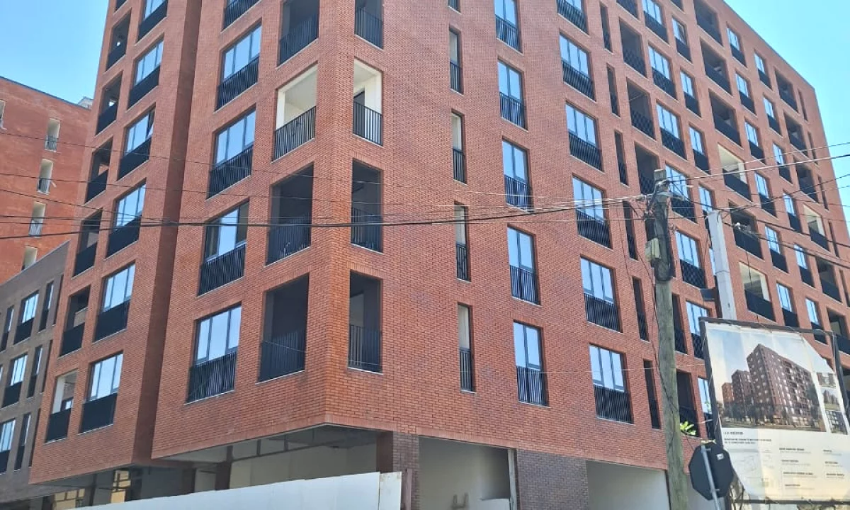 Shtepi ne shitje Apartament ne Tirane, 1+1, Mobilimi Bosh, pa mobiluar, Pagesa 125,000  Euro.