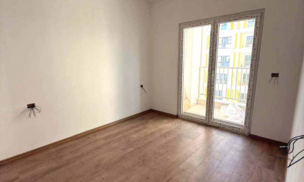 Ambient biznesi me qera 3+1 ne Tirane - 600 Euro