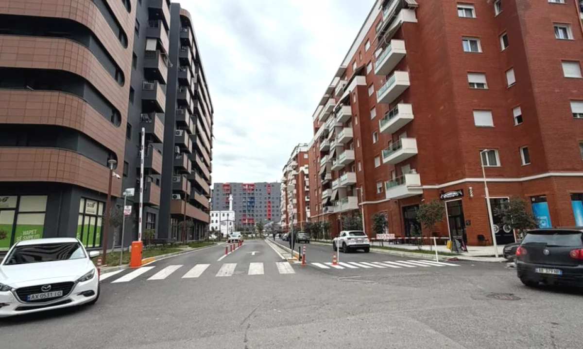 Ambient biznesi me qera 3+1 ne Tirane - 5,000 Euro