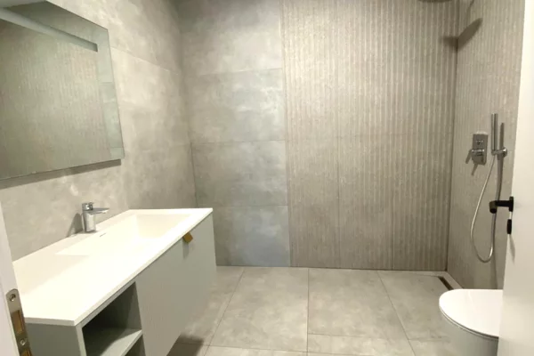 👌Jepet Zyre me Qira te Downtown One Tirana: Sip: 150 m2🔑