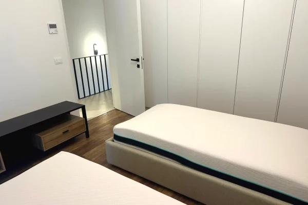 Shtepi me qera Vila Luksoze ne Tirane, 3+1, Mobilimi E mobiluar, Pagesa 3,400  Euro.