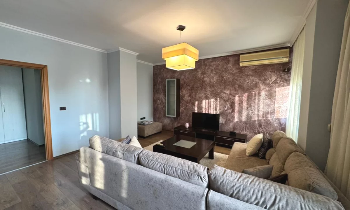 Shtepi me qera Apartament ne Tirane, 2+1, Mobilimi E mobiluar, Pagesa 80,000  Leke.