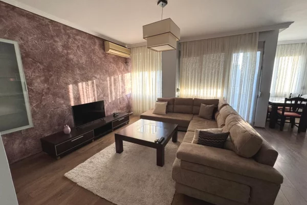 Shtepi me qera Apartament ne Tirane, 2+1, Mobilimi E mobiluar, Pagesa 80,000  Leke.