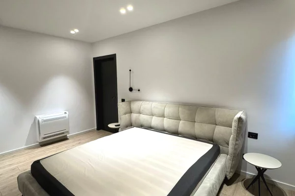 Shtepi me qera Apartament ne Tirane, 2+1, Mobilimi E mobiluar, Pagesa 2,000  Euro.