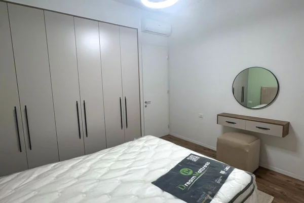 Shtepi me qera Apartament ne Tirane, 1+1, Mobilimi E mobiluar, Pagesa 800  Euro.
