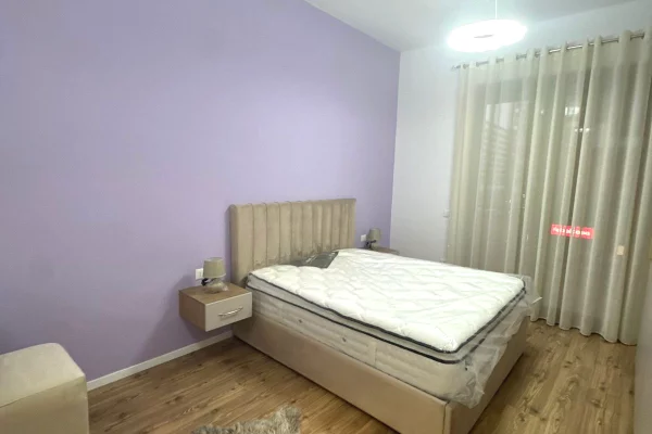 Shtepi me qera Apartament ne Tirane, 2+1, Mobilimi E mobiluar, Pagesa 1,200  Euro.