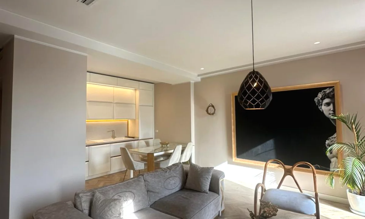 Shtepi me qera Apartament ne Tirane, 1+1, Mobilimi E mobiluar, Pagesa 1,300  Euro.