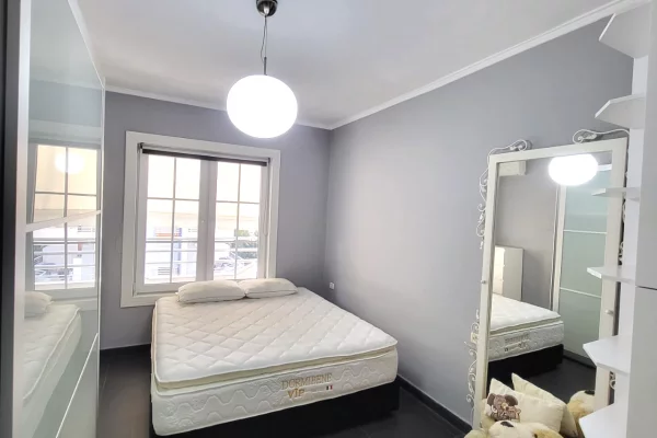 Shtepi me qera 1+1 ne Tirane - 950 Euro