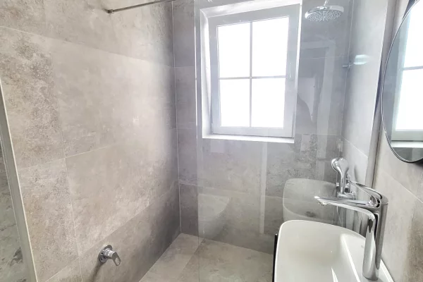 Shtepi me qera Apartament ne Tirane, 1+1, Mobilimi E mobiluar, Pagesa 950  Euro.