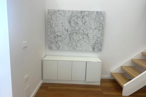 Shtepi ne shitje Duplex(shtepi me 2 kate) ne Tirane, 1+1, Mobilimi Pjeserisht e mobiluar, Pagesa 155,000  Euro.