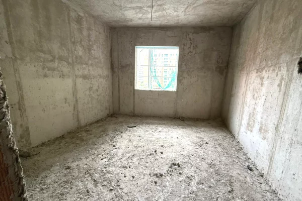 Shtepi ne shitje Apartament ne Tirane, 3+1, Mobilimi Bosh, pa mobiluar, Pagesa 277,000  Euro.