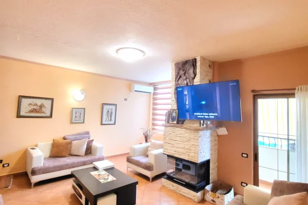 📣Ofrohet me qira apartament 3+1 te Posta Shqiptare ne Qender!