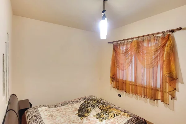 Shtepi me qera Apartament ne Tirane, 3+1, Mobilimi E mobiluar, Pagesa 1,000  Euro.