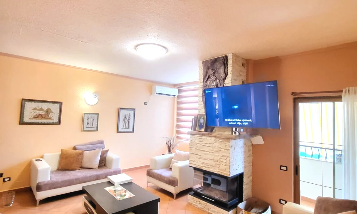 Shtepi me qera Apartament ne Tirane, 3+1, Mobilimi E mobiluar, Pagesa 1,000  Euro.