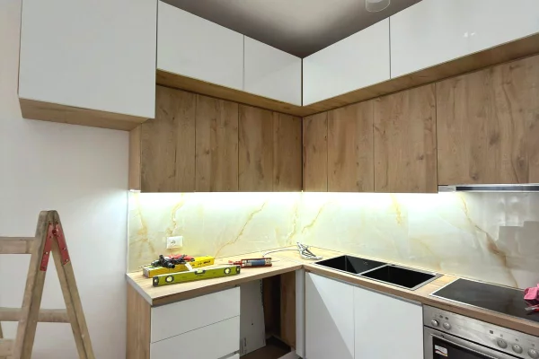 Shtepi ne shitje Apartament ne Tirane, 1+1, Mobilimi E mobiluar, Pagesa 81,600  Euro.