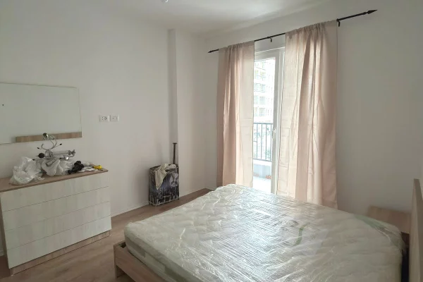 Shtepi ne shitje Apartament ne Tirane, 1+1, Mobilimi E mobiluar, Pagesa 81,600  Euro.