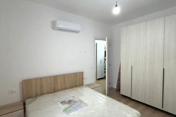 Shtepi ne shitje Apartament ne Tirane, 1+1, Mobilimi E mobiluar, Pagesa 81,600  Euro.