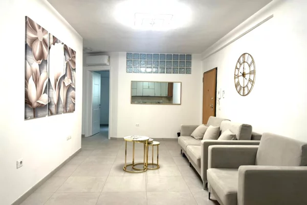 Shtepi me qera Apartament ne Tirane, 2+1, Mobilimi E mobiluar, Pagesa 600  Euro.