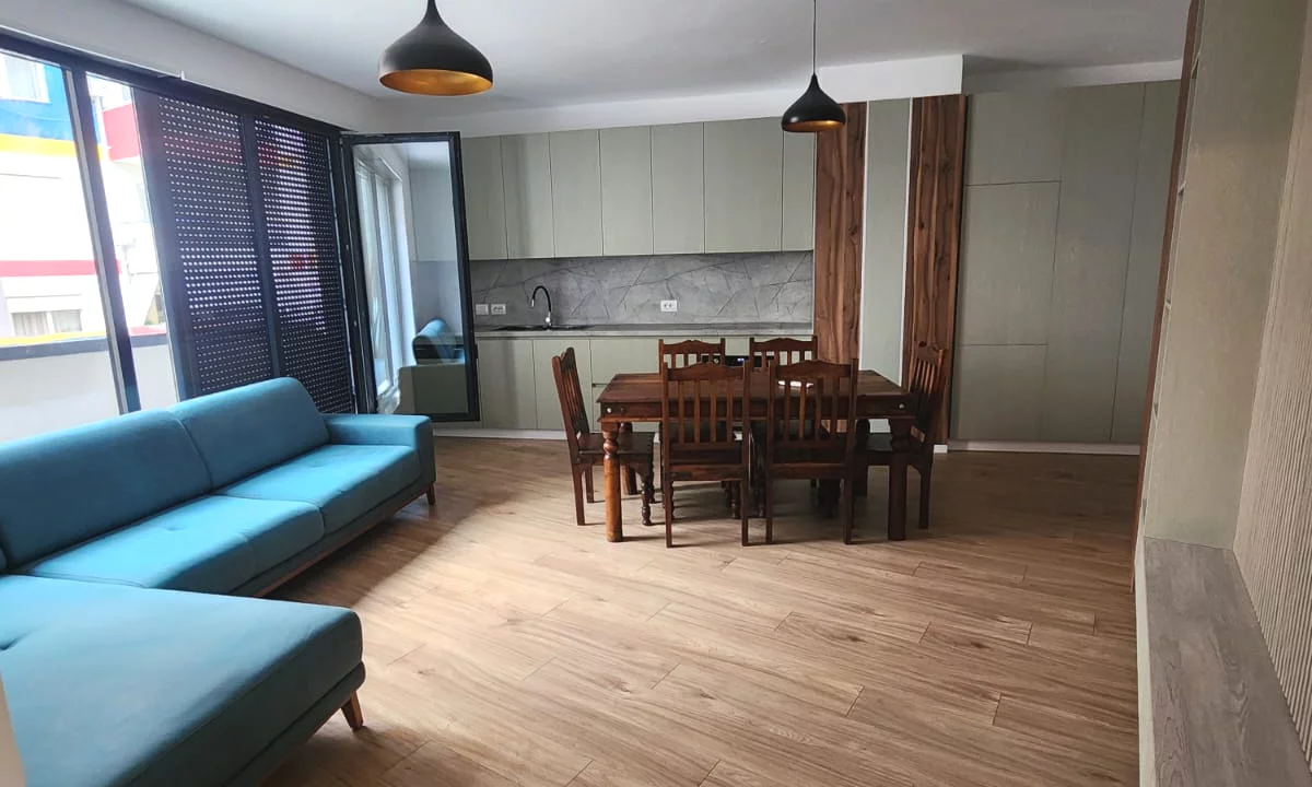 Shtepi me qera Apartament ne Tirane, 2+1, Mobilimi E mobiluar, Pagesa 1,000  Euro.