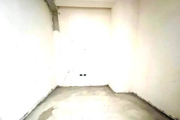 Apartment for sale in Tirana 3+1, Emty