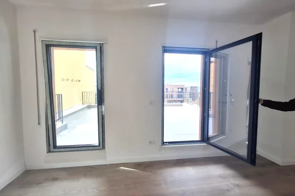 Apartment for sale in Tirana 3+1, Emty
