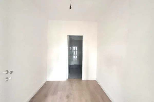 Apartment for sale in Tirana 3+1, Emty