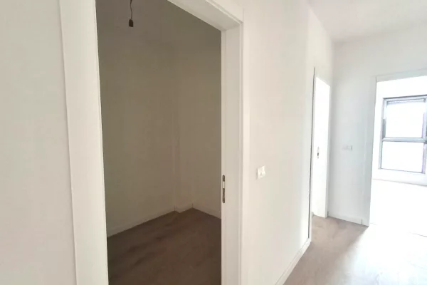 Apartment for sale in Tirana 3+1, Emty